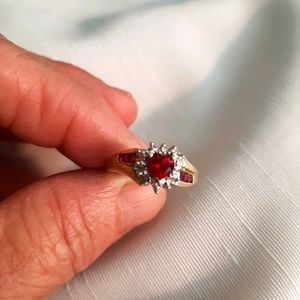 Heart & Diamonds Ring 10 K Gold sz 7